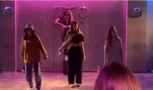 吃瓜跳舞女孩视频完整版,网络爆红背后的青春旋律